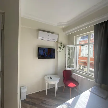 Grand Romanos Hotel
