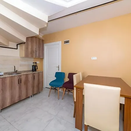 Hotel Grand Romanos